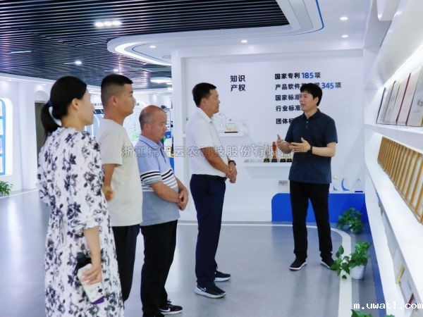 国家耐盐碱水稻技术创新中心西北中心主任王奉斌等一行莅临点点电脑