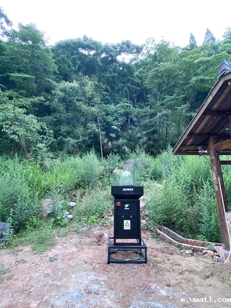 准备工作的高空测报灯(部分) 准备工作的高空测报灯(部分)