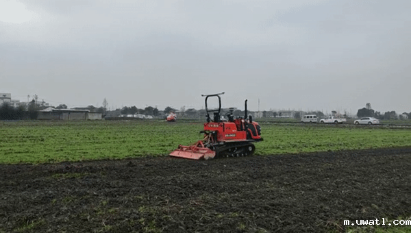 无人农机下田作业